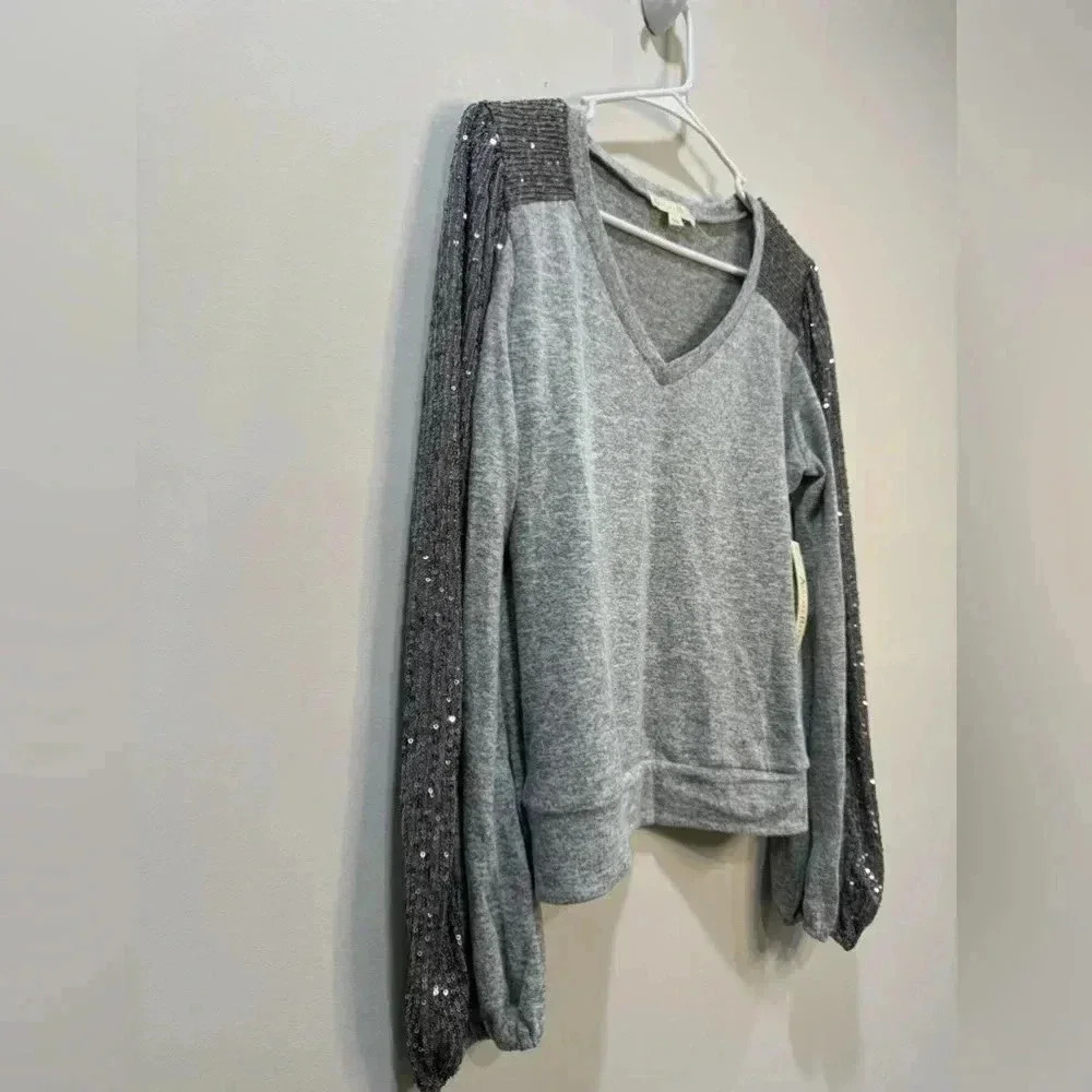 Another Reason Long Sleeve V Neck Shirt With Dark Gray Sequins Sleeve Size L - Picture 6 of 13